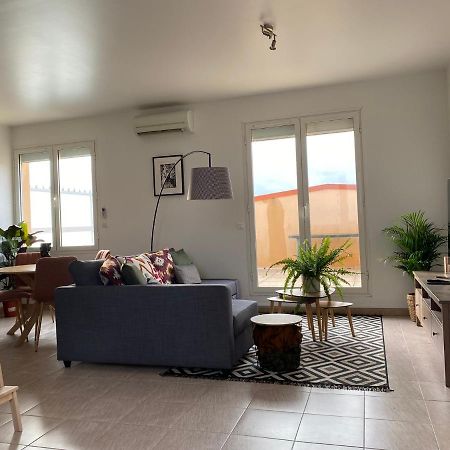 Appartement 2 Pieces De 44M² En Centre Ville Magny-les-Hameaux Exterior foto